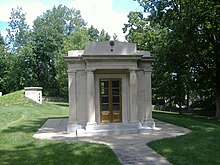 220px-Zachary_Taylor_Grave.JPG